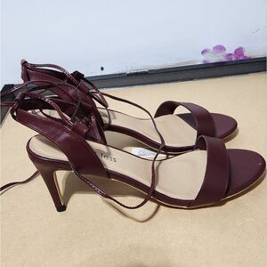 Barefoot tess Burgundy Strappy Heels